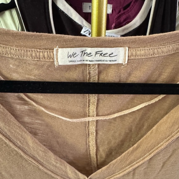 We the free size small distressed long sleeve tee - Picture 4 of 4